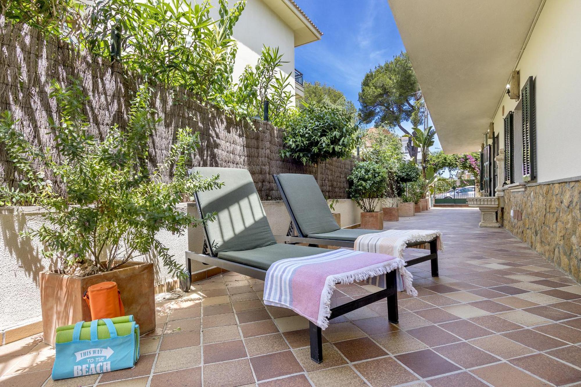 Just 150 M From The Alcudia Appartement *